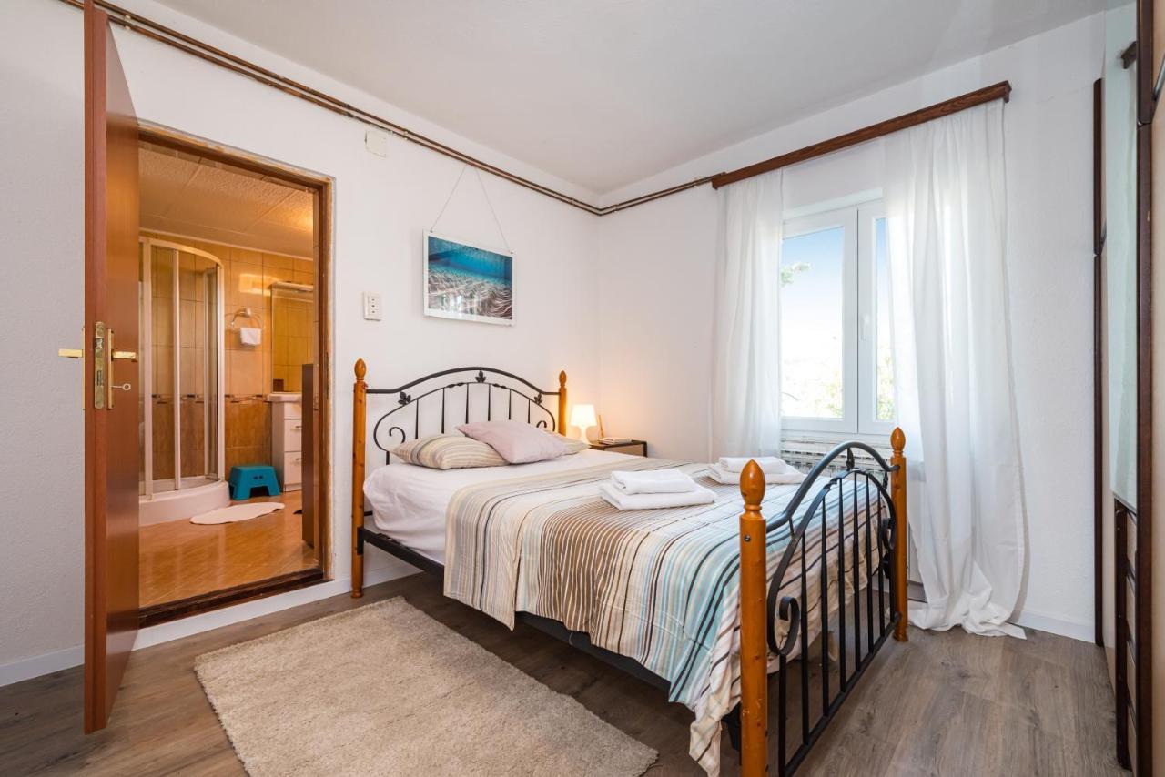 Vacation House Anna Karlobag Esterno foto