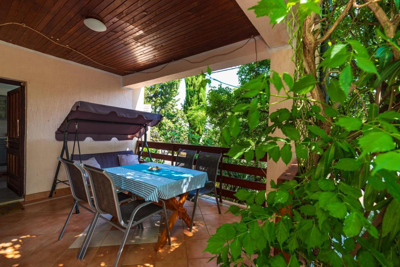 Vacation House Anna Karlobag Esterno foto
