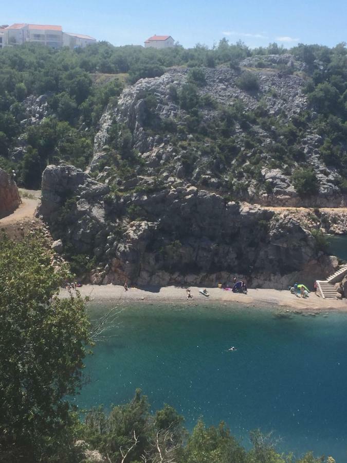 Vacation House Anna Karlobag Esterno foto