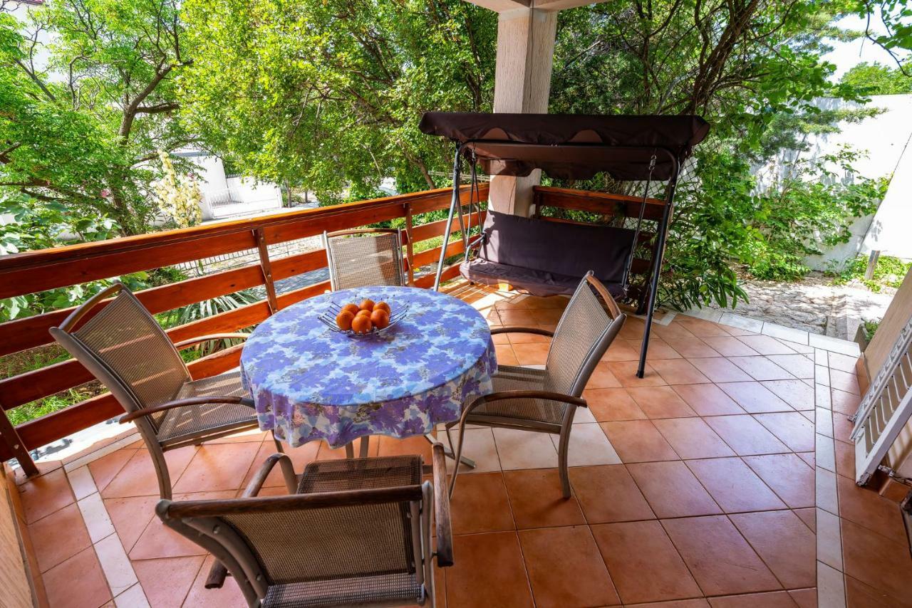 Vacation House Anna Karlobag Esterno foto