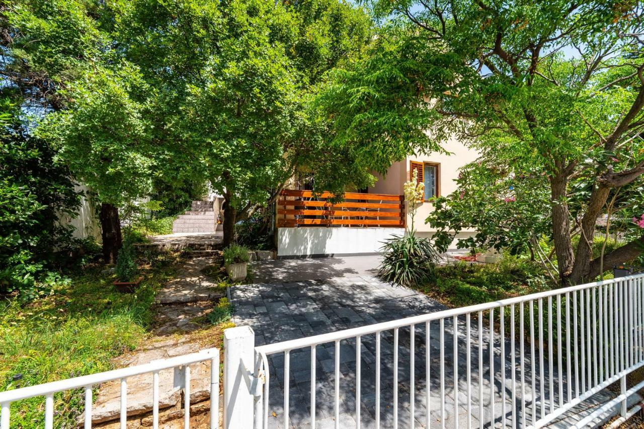Vacation House Anna Karlobag Esterno foto