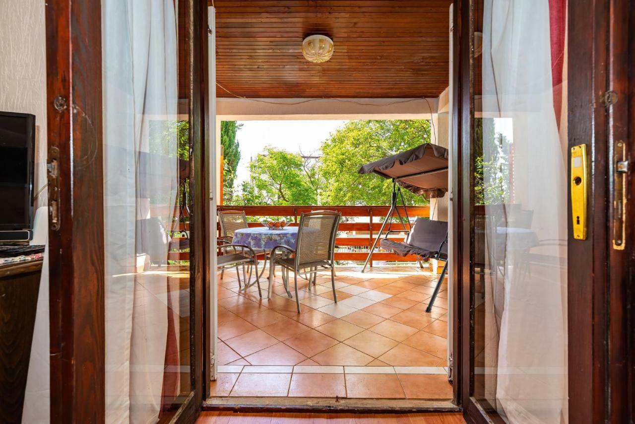 Vacation House Anna Karlobag Esterno foto
