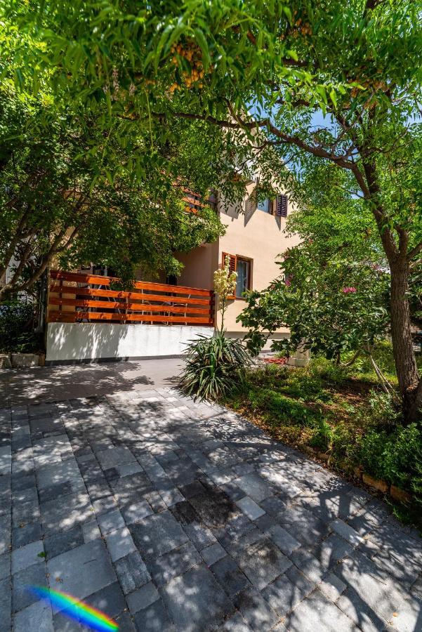 Vacation House Anna Karlobag Esterno foto
